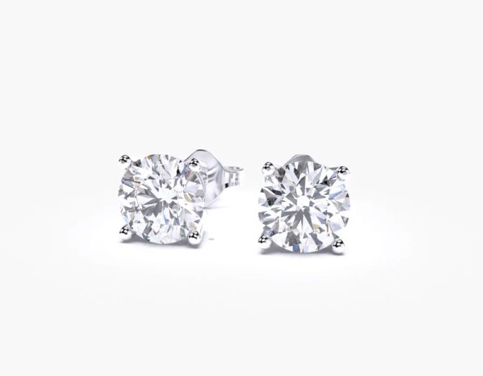 18k white gold round diamond stud earrings with 1 metal and r shape diamond